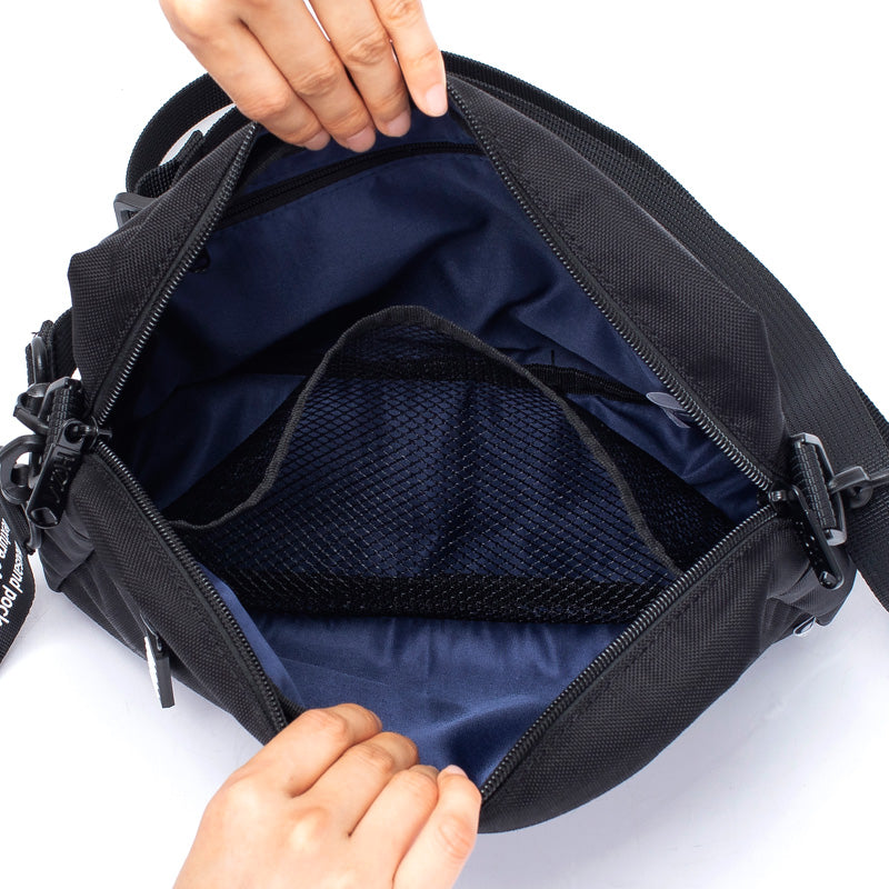 HeMショルダーバック ダニー 横型ミニショルダーバッグ｜HeMロゴ付き｜ストリートスタイル