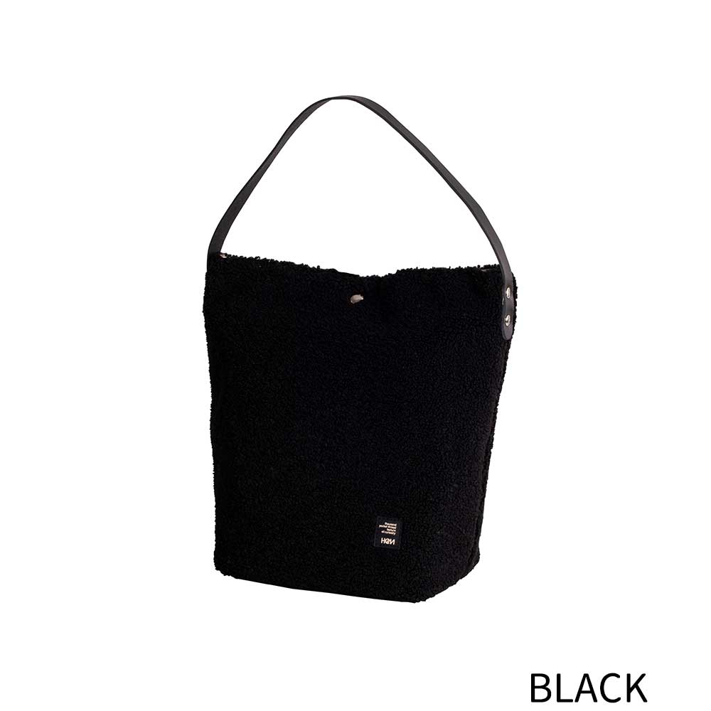 ニキ トートバッグ｜トレンドボア素材使用｜シンプルで大人っぽい